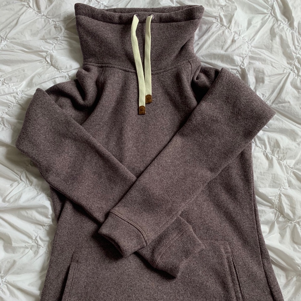 NEW ROOTS SWEATER